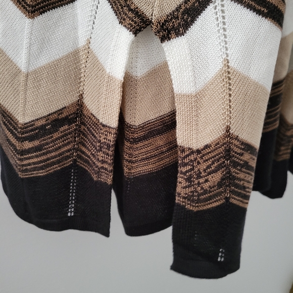 Avenue || (18/20) Black Tan Gray Chevron Open Front Sweater Cardigan - Picture 5 of 7